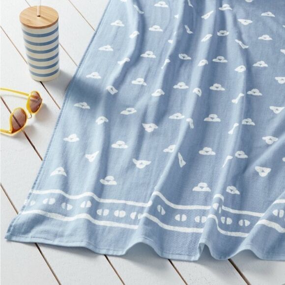 Threshold Beach Towel Size is 36x72 Cotton Terry Cloth Geometric Design - Picture 2 of 5